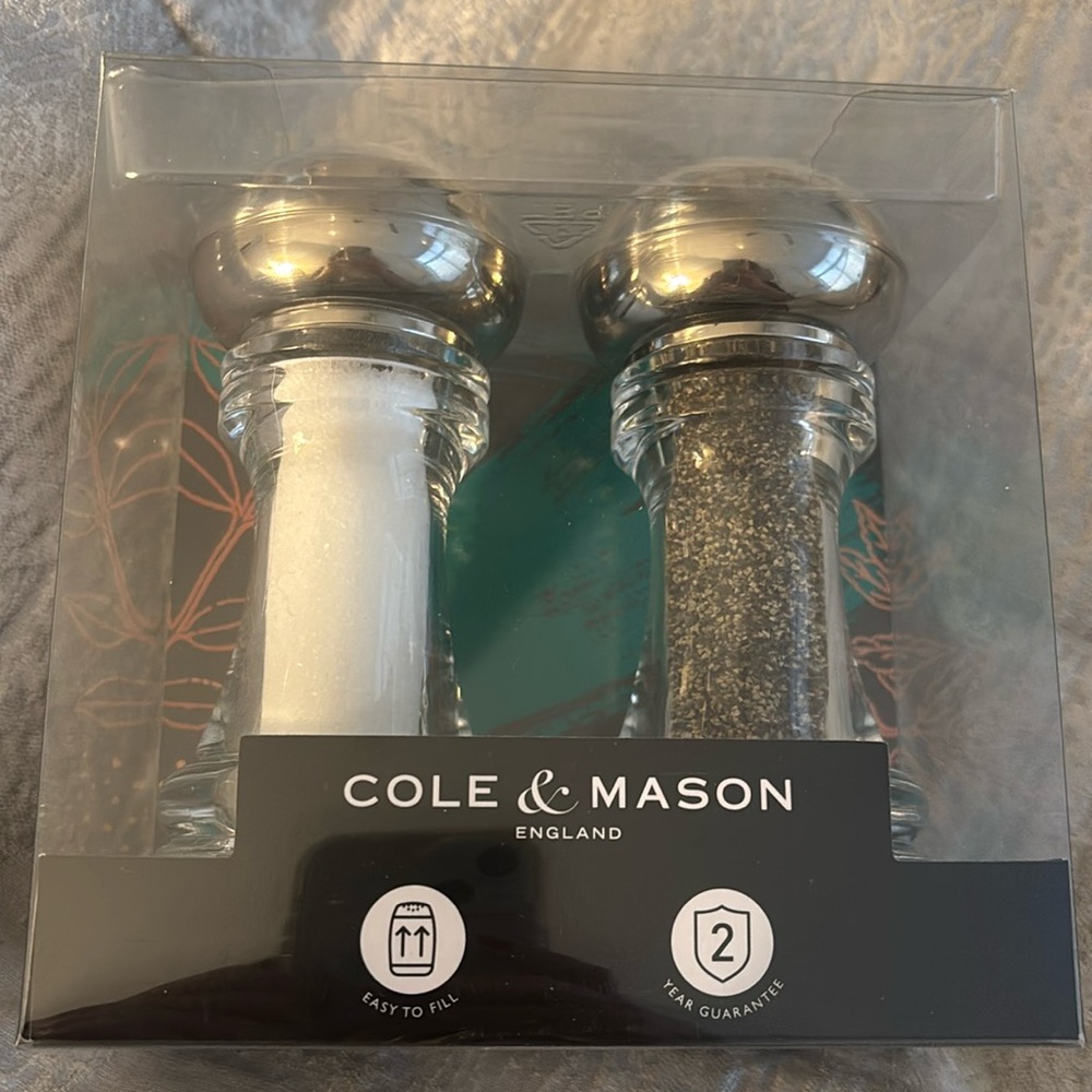 NWT Cole & Mason England Salt & Pepperr Shaker
